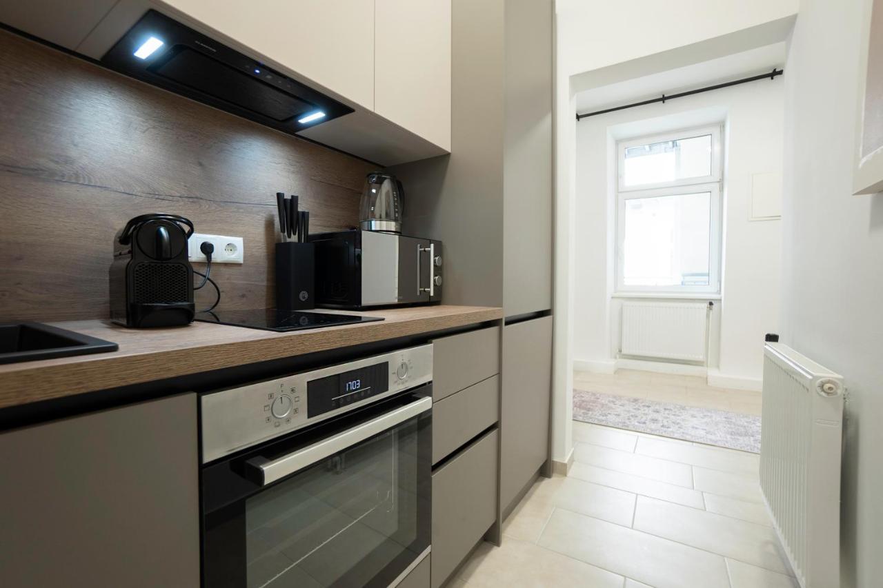 Modern Apartment With A Balcony Near Belvedere Вена Экстерьер фото