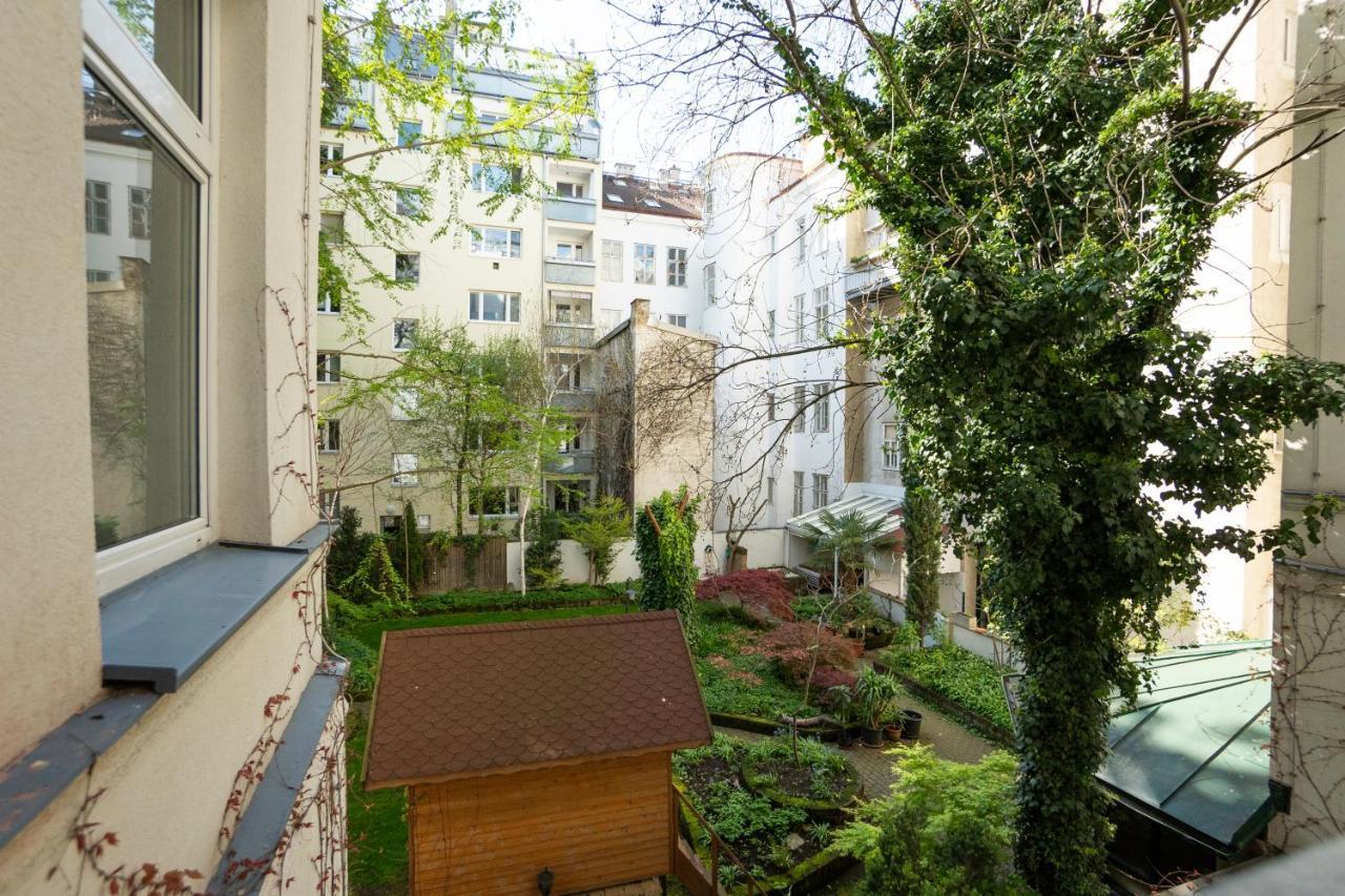 Modern Apartment With A Balcony Near Belvedere Вена Экстерьер фото