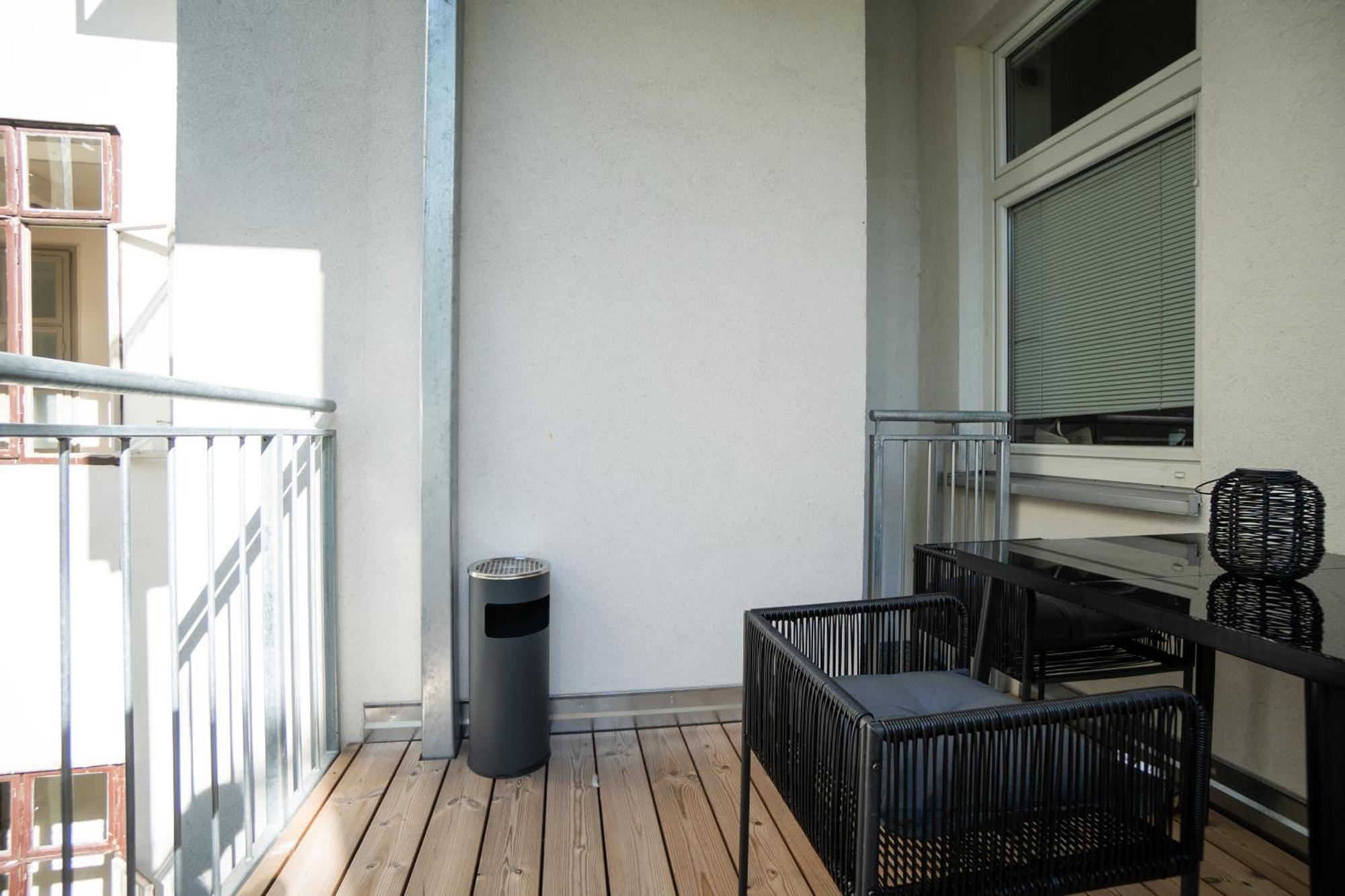 Modern Apartment With A Balcony Near Belvedere Вена Экстерьер фото